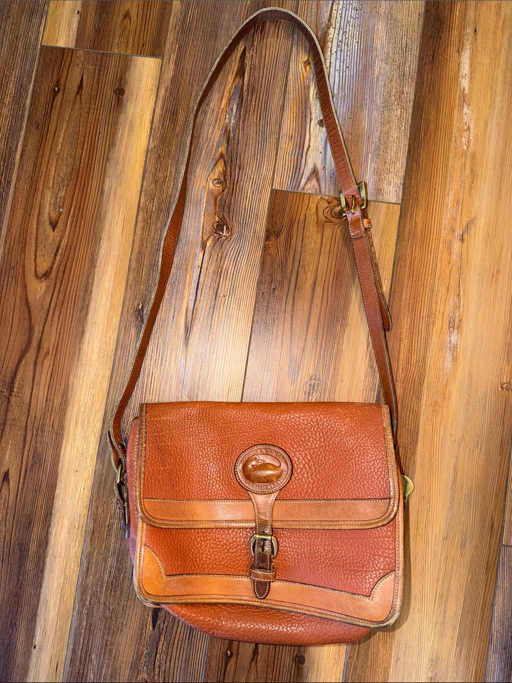 Vintage Dooney & Bourke Tan/Brown Pebbled Leather Crossbody bag - Picture 1 of 7